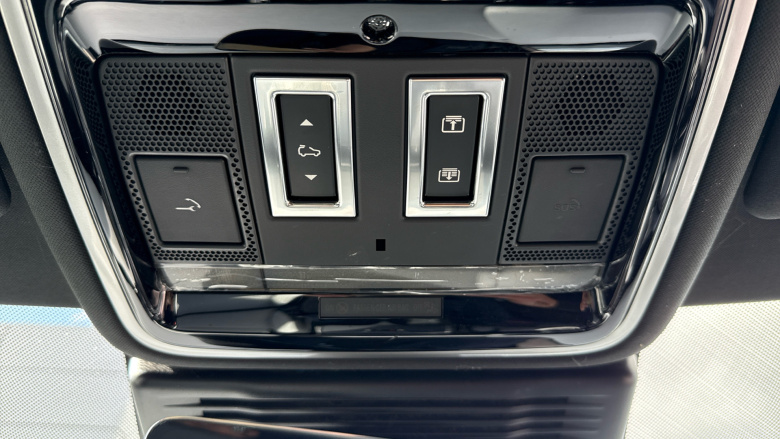 Land Rover Range Rover Velar 2.0 D200 MHEV Dynamic HSE 5dr Auto Diesel Estate